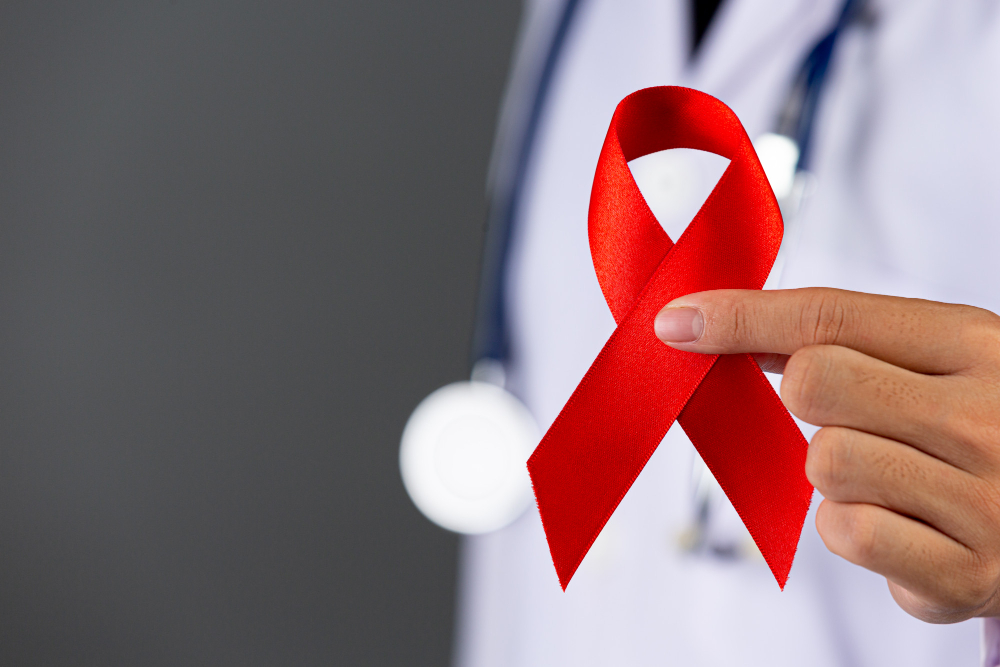 Cores de dezembro na saúde alertam sobre HIV/Aids e câncer de pele