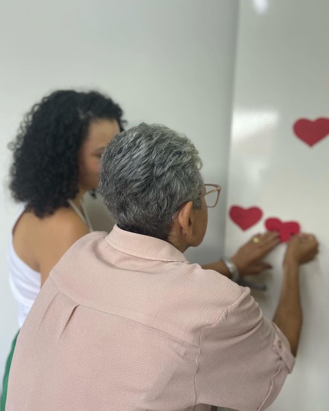 Encontro na AML Cultural destaca aprendizados de quem cuida de familiar com demência