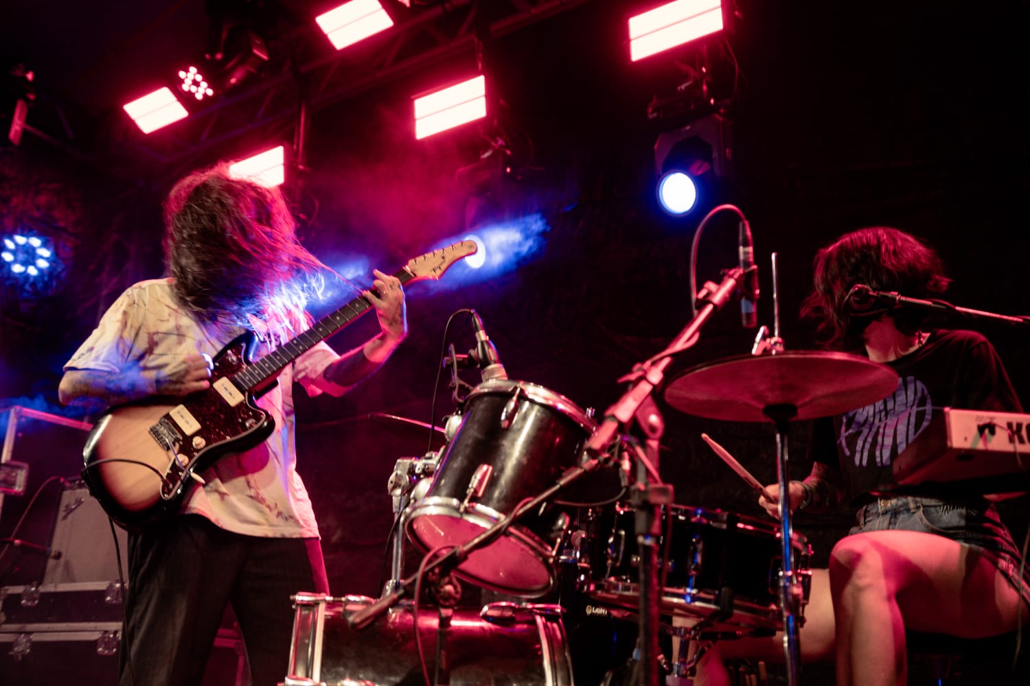 43duo leva sua potência sonora ao palco da AML Cultural em show gratuito